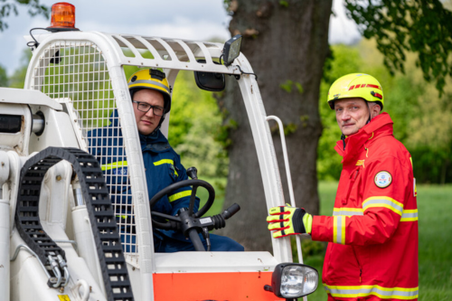 Einsatzkräfte von DLRG und THW Einsatzkräfte von DLRG und THW, in einer Übung für das EU-Modul FRB.