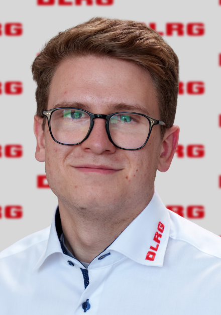 Portraitbild von Joel Kramer, Auszubildender in der DLRG Bundesgeschäftsstelle.